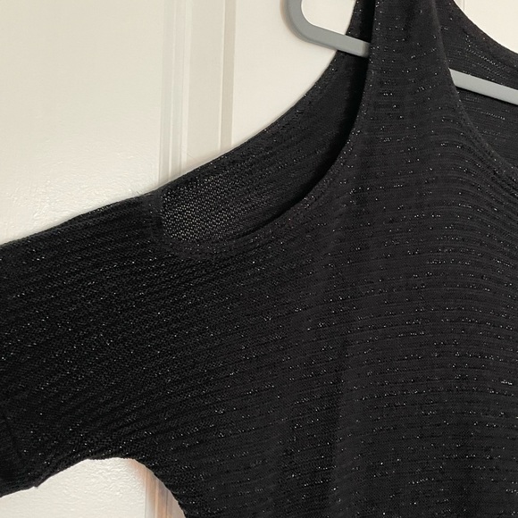 Black Short Sleeve Black Sparkle Blouse Cold Shoulder Reveal Apt 9 Large NWT - Picture 3 of 6